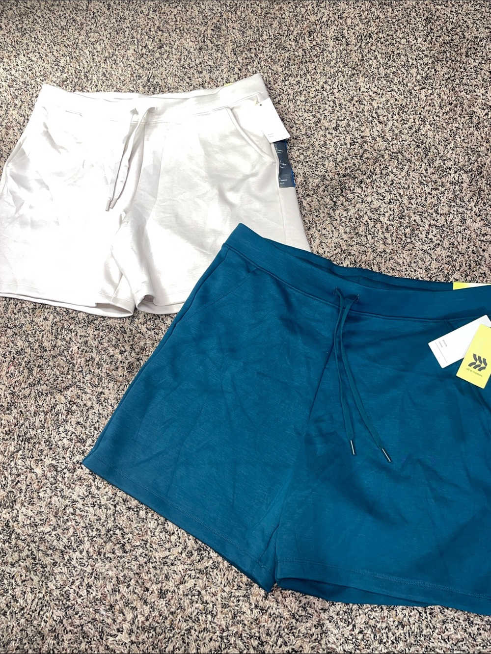 all in motion Drawstring Athletic Shorts Mens Size Large Stone / Green NWT